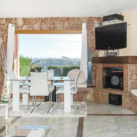 3 Bedroom Awesome In Antromero