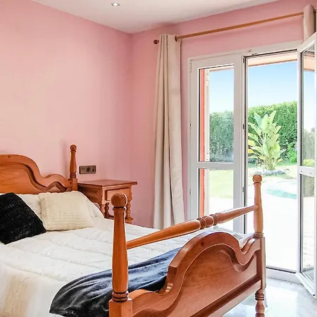 3 Bedroom Awesome In Antromero *